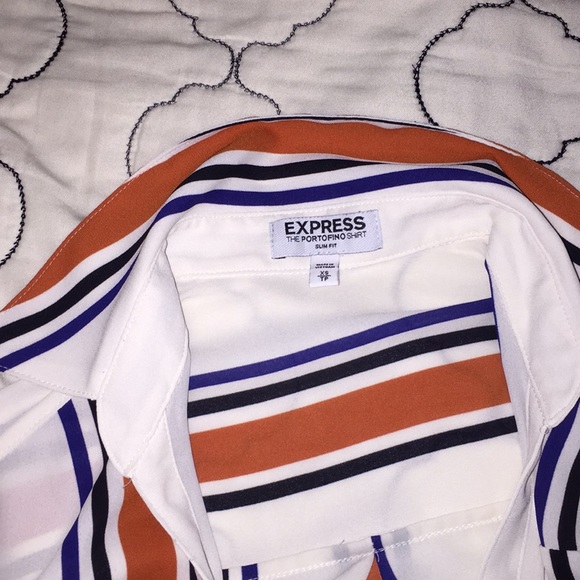 Express button down top - Picture 3 of 6